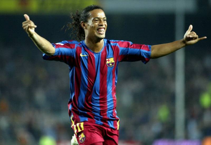 Top 7 Huyền Thoại Bóng Đá Đã Giải Nghệ Và Di Sản Bất Tử 3 Ronaldinho